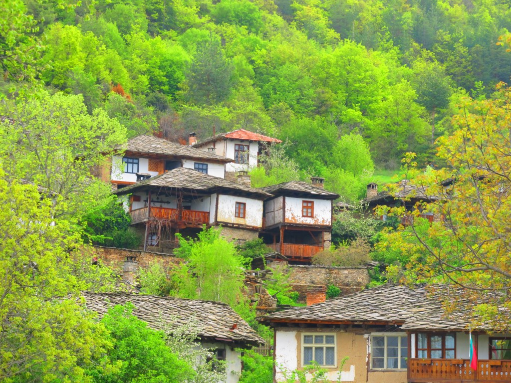 Приказните села на Родопите –&nbsp;Лещен