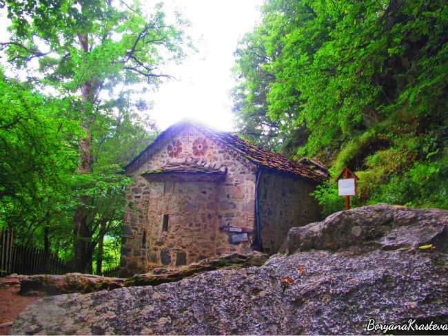 Духовност отвъд манастира