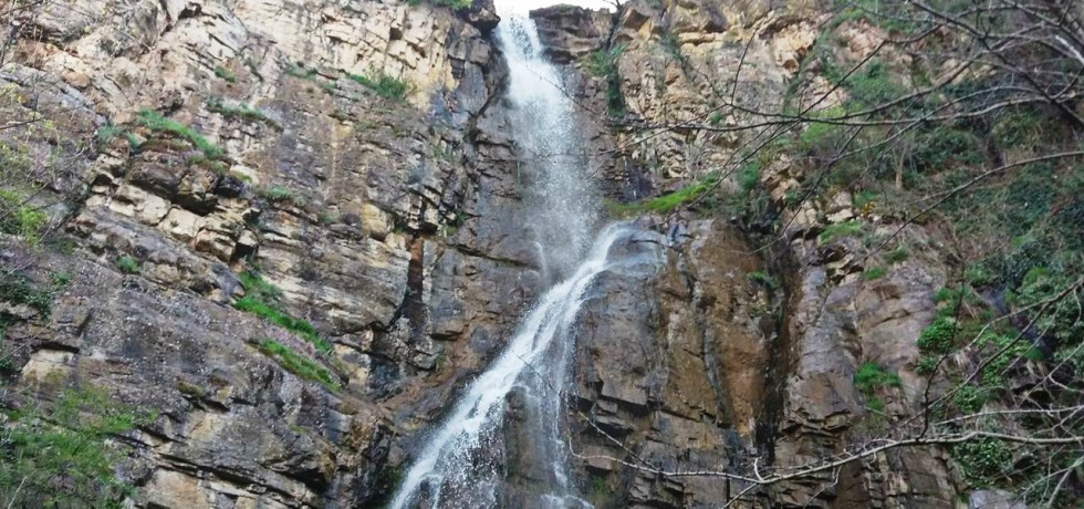 Бов, Под Камико, водопад, около София, екопътека