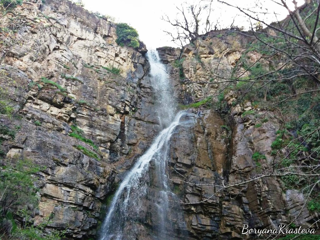 Водопад Под камико и необичайна среща с&nbsp;безгрижието