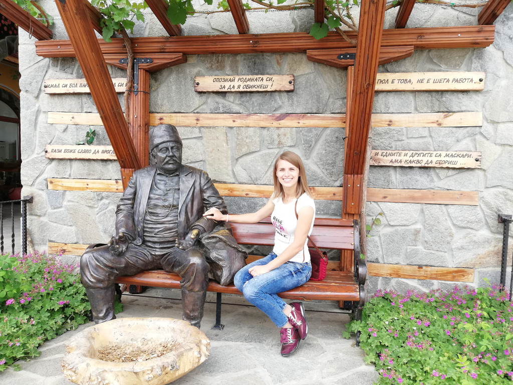 Надежда от Тефтерчето на един пътешественик: Откривам нови истории там, където някой отдавна ги е&nbsp;забравил!