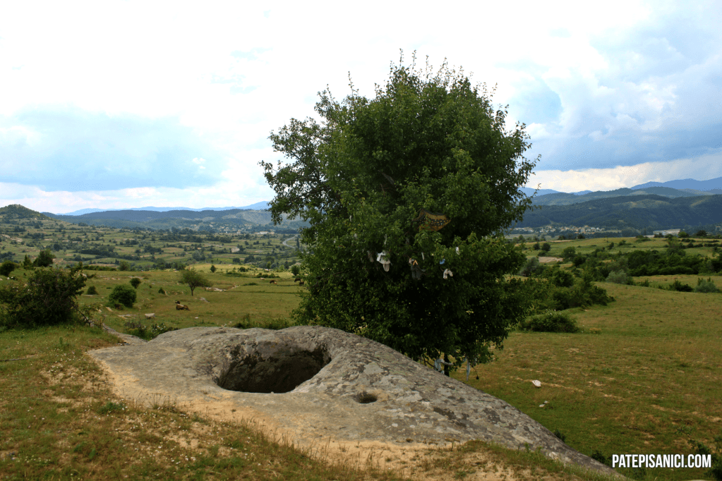 Дупчения камък – лековитото провирало в Източни&nbsp;Родопи
