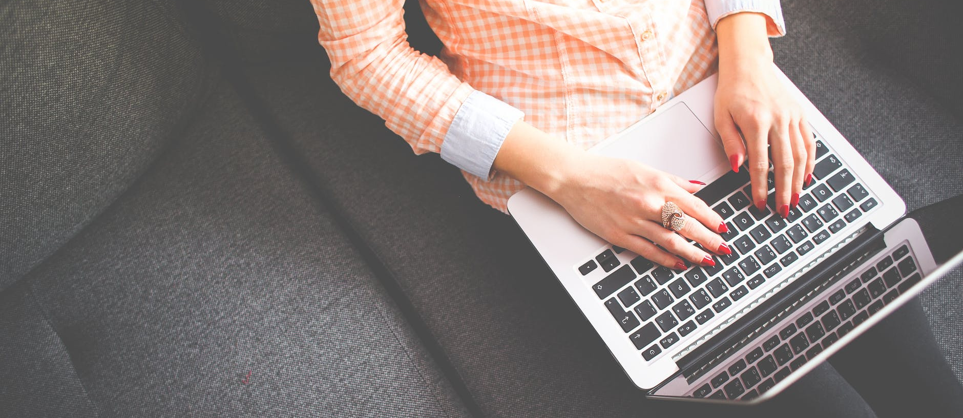 работете с мен, блог, лаптоп