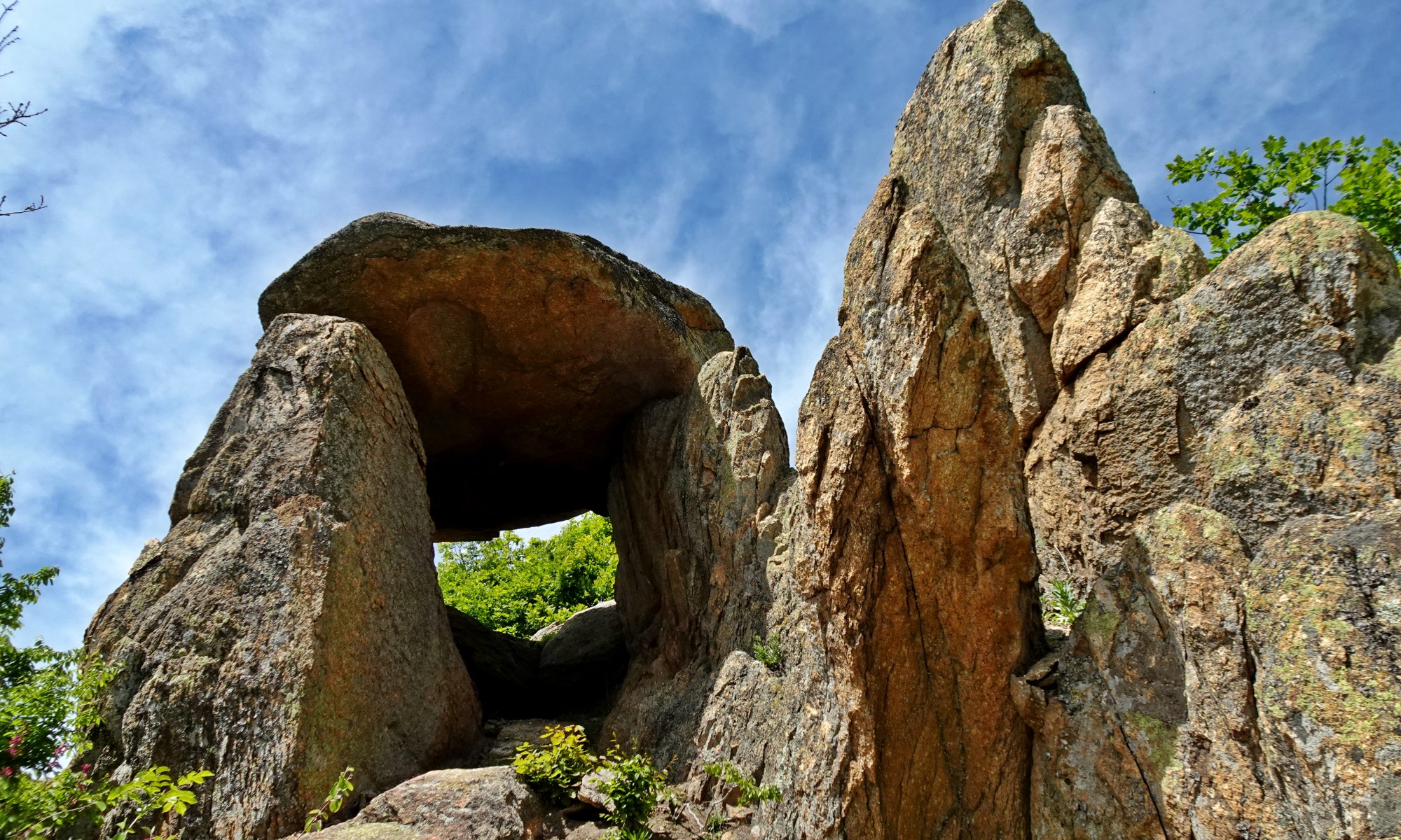 Плочата, Златосел, връх, долмен, Средна гора,