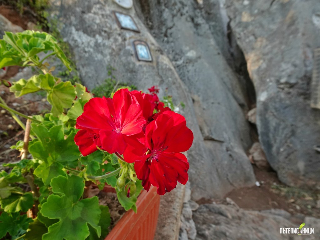 Скален феномен Богородична стъпка – да чуеш&nbsp;тишината