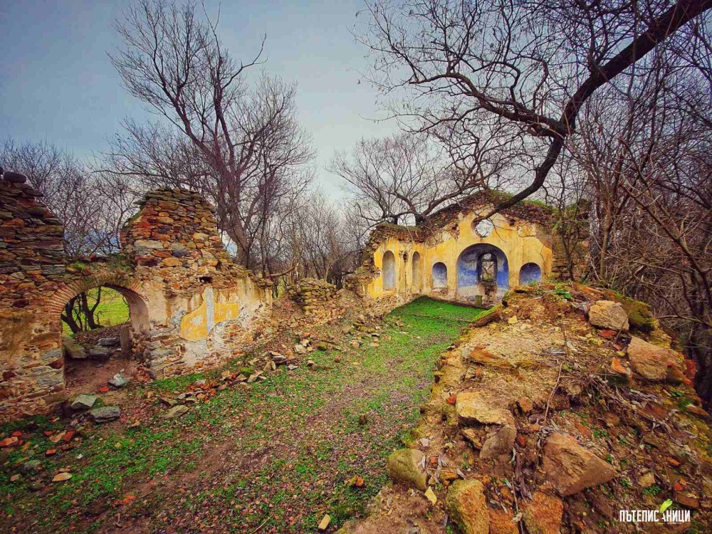 Виден, потопената църква