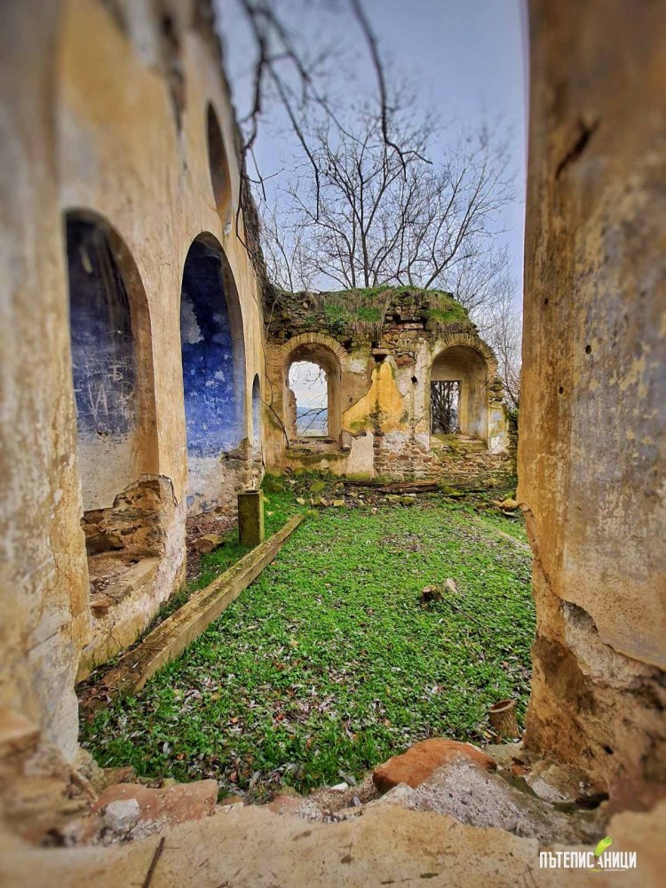 Виден, потопената църква