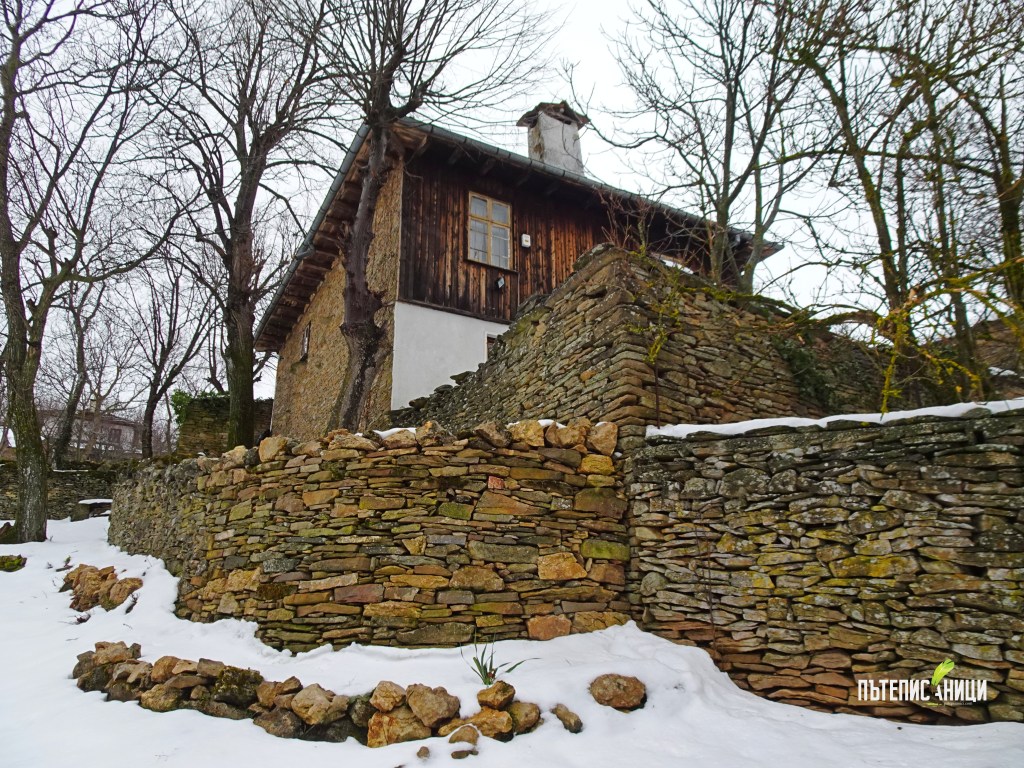 Снежна разходка в каменното село&nbsp;Иглика