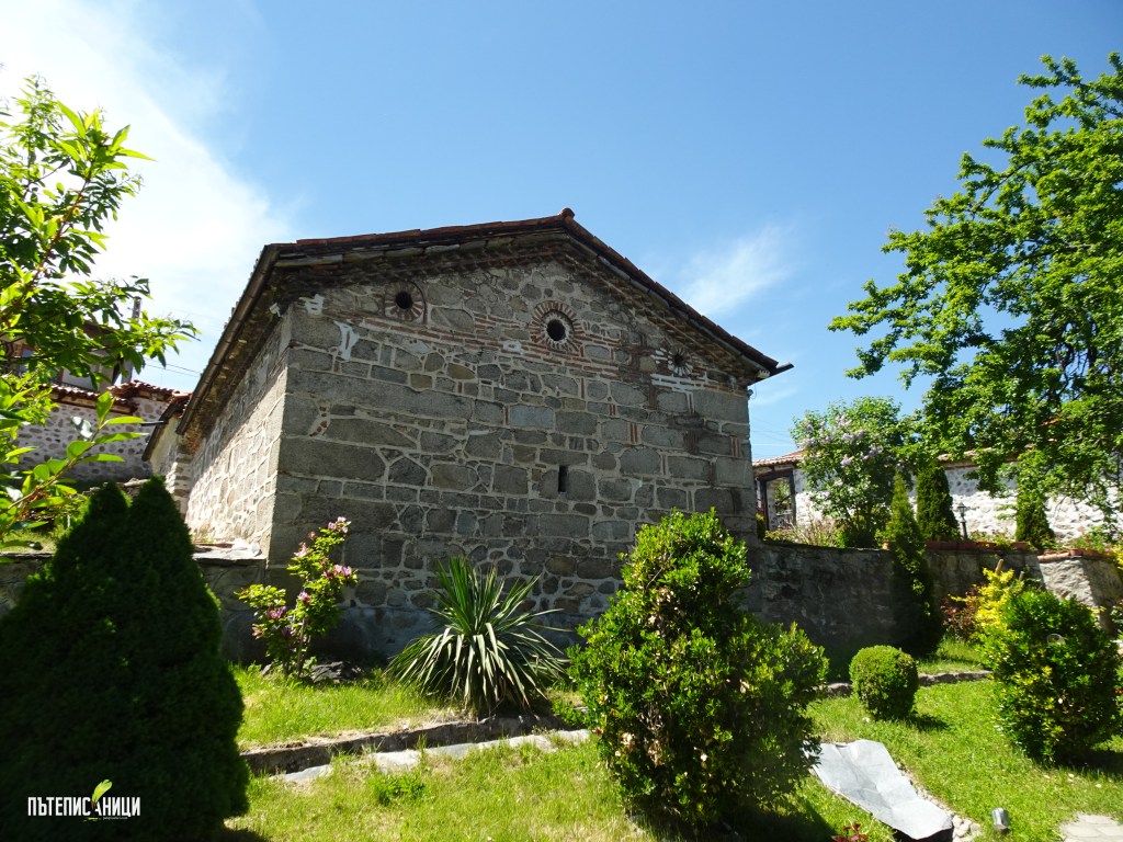 Загадъчните стенописи в църквата в село&nbsp;Добърско